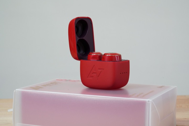 不唬爛！「語音」最好聽的降噪耳機沒有之一！AVIOT TE-D01m 開箱