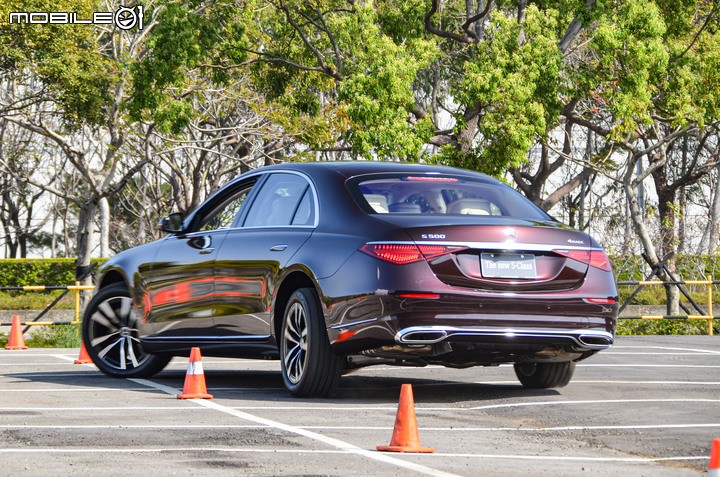 Mercedes-Benz S-Class (W223) 國內首試,身手靈活的時尚旗艦!