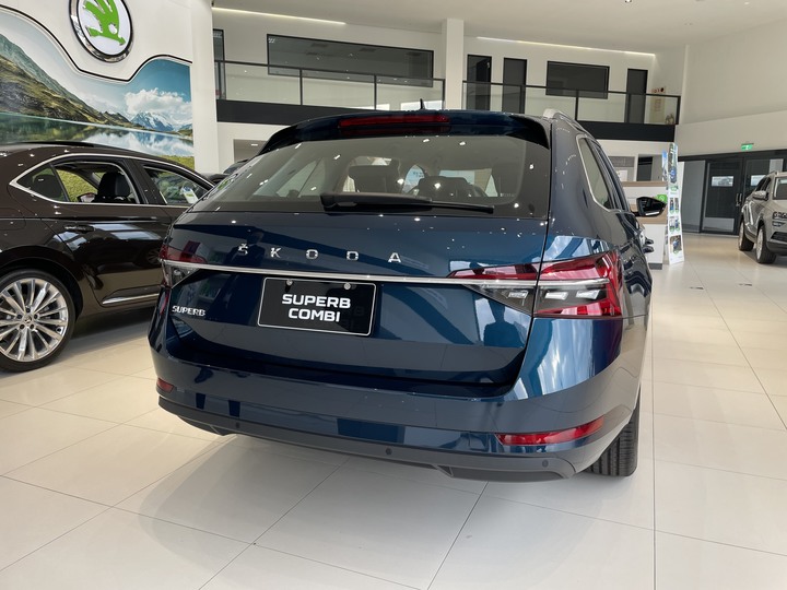 Skoda superb combi 1.5 討論
