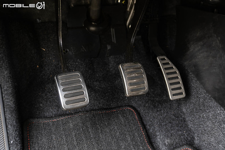 油電小鋼炮 SUZUKI Swift Sport Hybrid 試駕|手打腳踩真樂趣