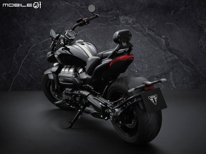 【海外快訊】深黑勁裝 TRIUMPH ROCKET 3 R BLACK、GT TRIPLE BLACK 限量登場