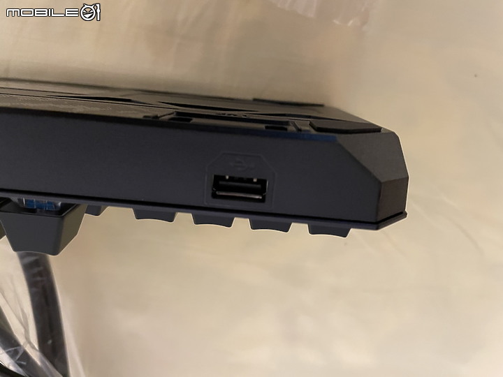 點我看大圖 中規中矩2000有找的青軸 TUF GAMING K3 開箱