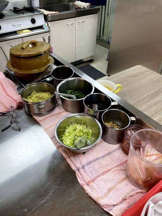 推薦:南京東路五段123巷古早味---豬血湯+炒麵