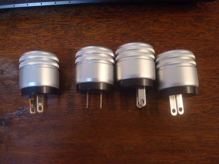 [開箱]效果出乎意料---Acoustic Revive CS-2Q電源插座穩定器