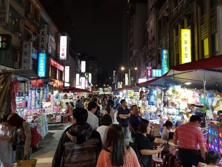 這裡觀光人潮沒縮水! 網點名「2夜市」沒捷運卻打趴士林夜市