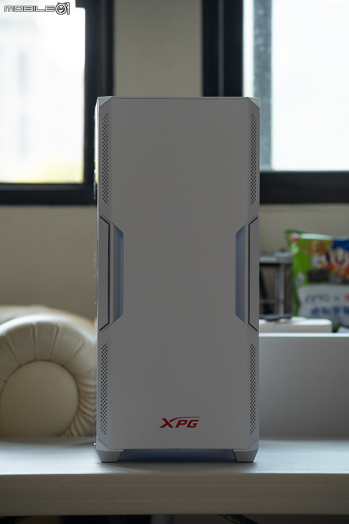 簡約不失電競 XPG STARKER