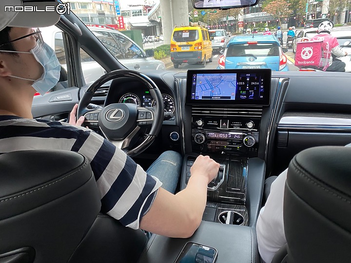 LM七人座試駕初體驗 - 不只是大老闆愛的車 小孩也愛