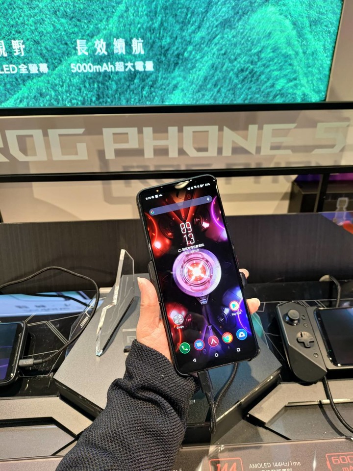 ROG5 展示機心得+華碩預購優惠+忠孝店優惠