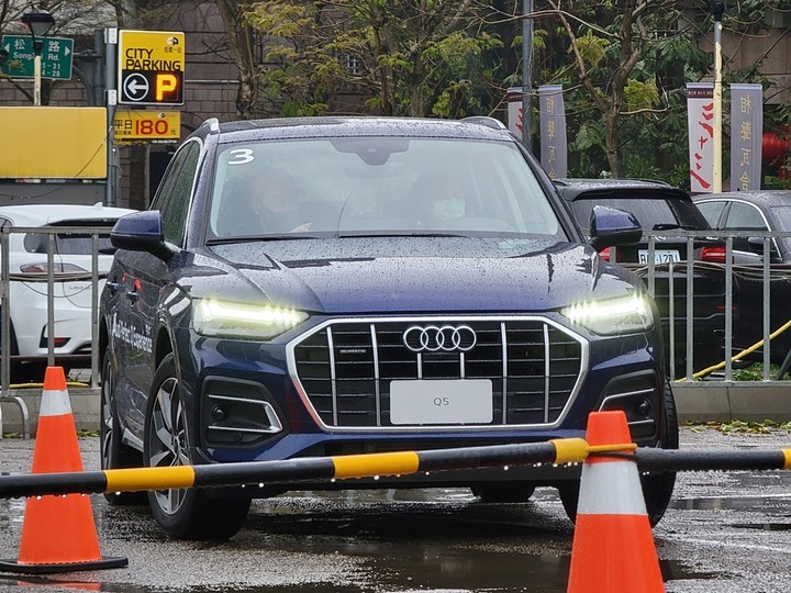點我看大圖 Audi Q5小改款5色預賞 & 體驗活動分享(圖多)