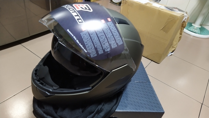 FC MOTO買的BOGOTTO V280可樂帽也來開箱