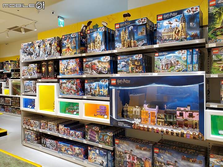 【採訪】Lego樂高授權專賣店進駐台中大遠百，同場加映高美濕地、洲際棒球場等在地化作品！