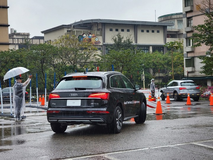 點我看大圖 Audi Q5小改款5色預賞 & 體驗活動分享(圖多)