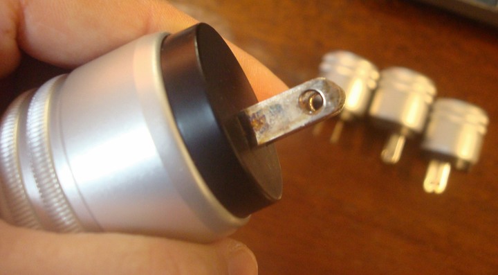 [開箱]效果出乎意料---Acoustic Revive CS-2Q電源插座穩定器