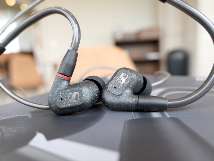 [不務正業護理師開箱]SENNHEISER IE300 入耳式耳機～細膩情感怎能錯過～