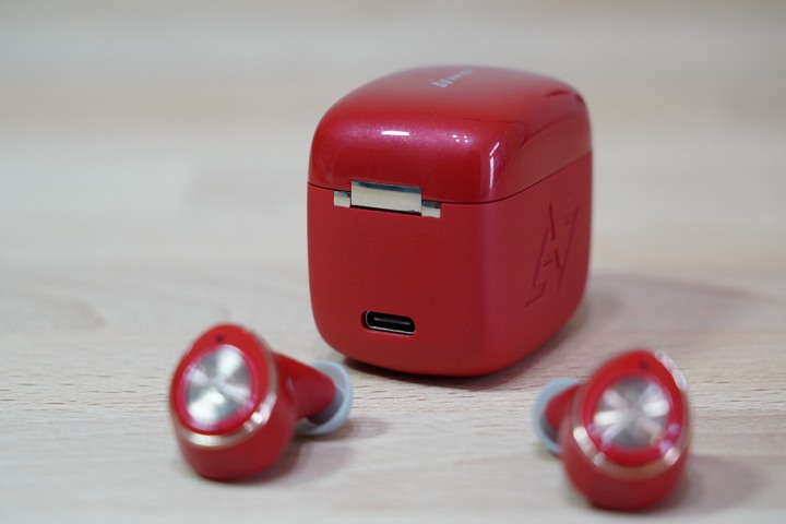 不唬爛！「語音」最好聽的降噪耳機沒有之一！AVIOT TE-D01m 開箱