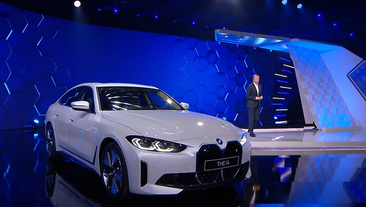 BMW iX / i4 登場