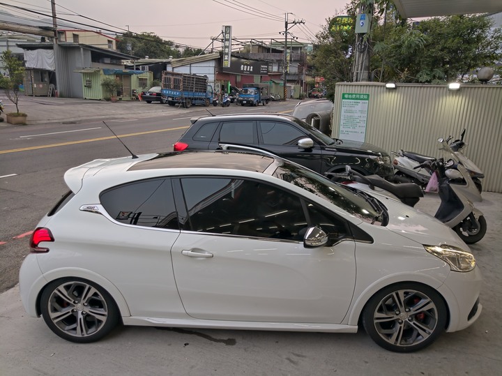 真正的GTI!! PEUGEOT 208 GTI