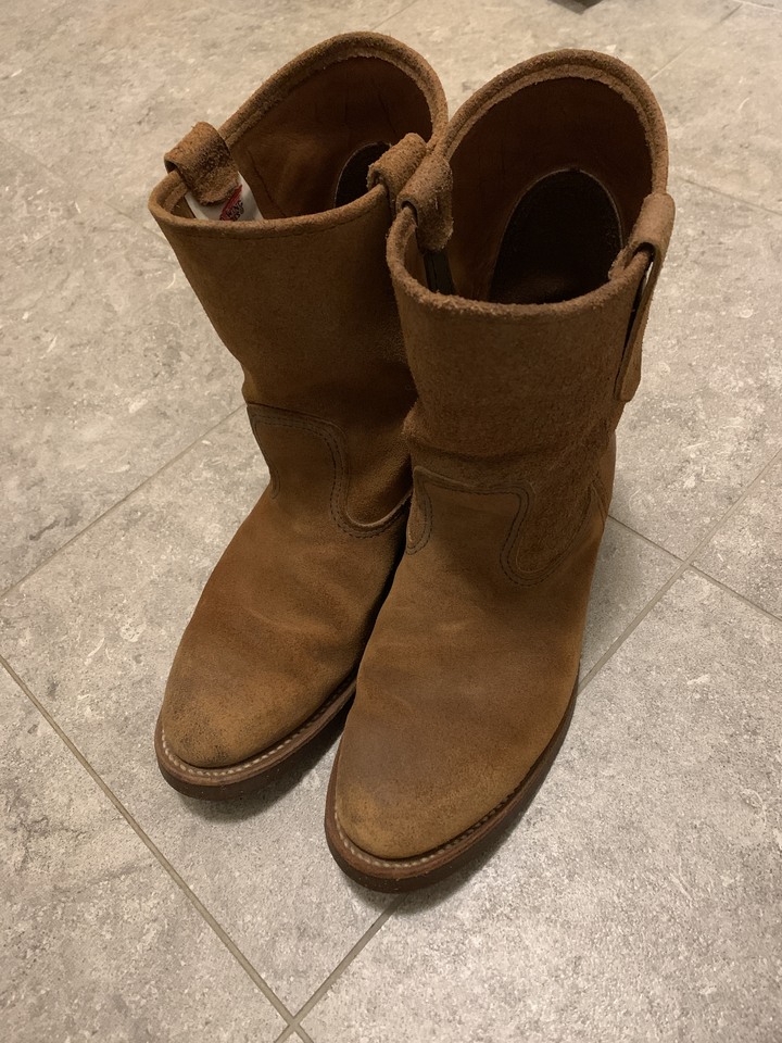 買了雙Red Wing 麂皮鞋蠻喜歡的