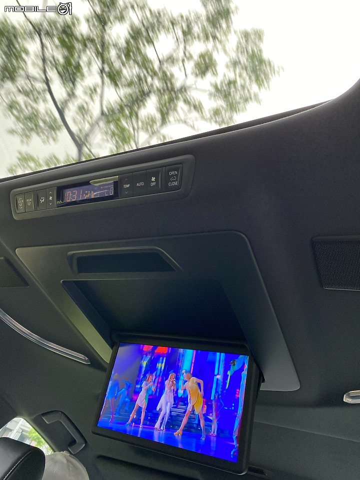 LM七人座試駕初體驗 - 不只是大老闆愛的車 小孩也愛