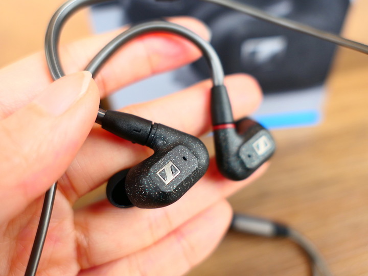 [不務正業護理師開箱]SENNHEISER IE300 入耳式耳機～細膩情感怎能錯過～