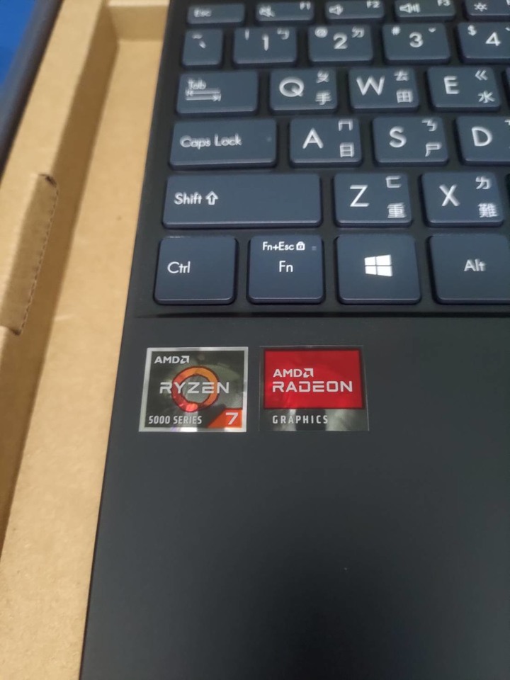 點我看大圖 ASUS ZenBook 13 UM325UA 隨手開箱