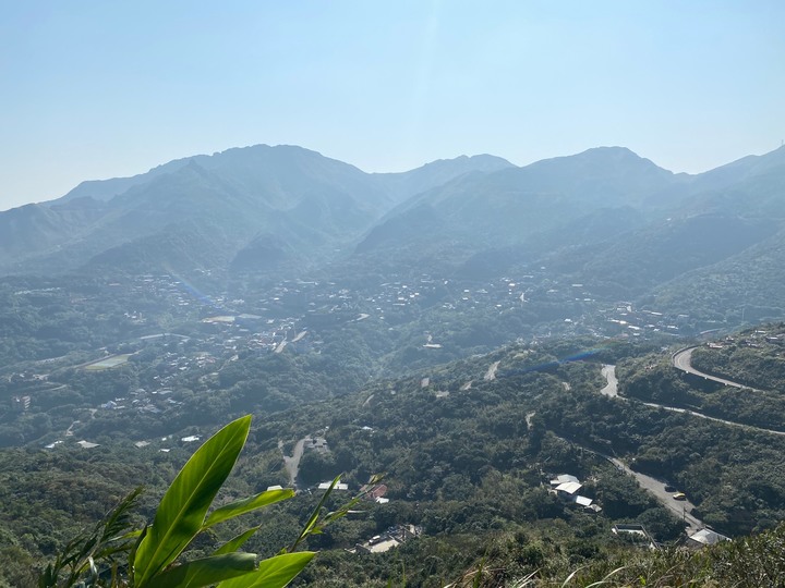 新北瑞芳｜基隆山．黃金山城半小時可登頂，欣賞岬彎海景