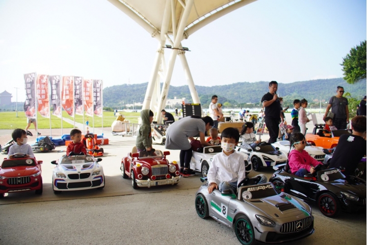 「親子時光」專屬於兒童的車聚