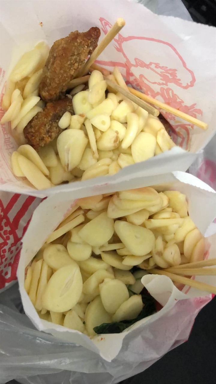 消夜買鹹酥雞要老闆「蒜頭多加點」 他回家一打開7000人笑翻：肉在哪