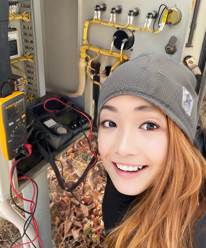 日本近期最肉蒐的甜美的美女重機騎士