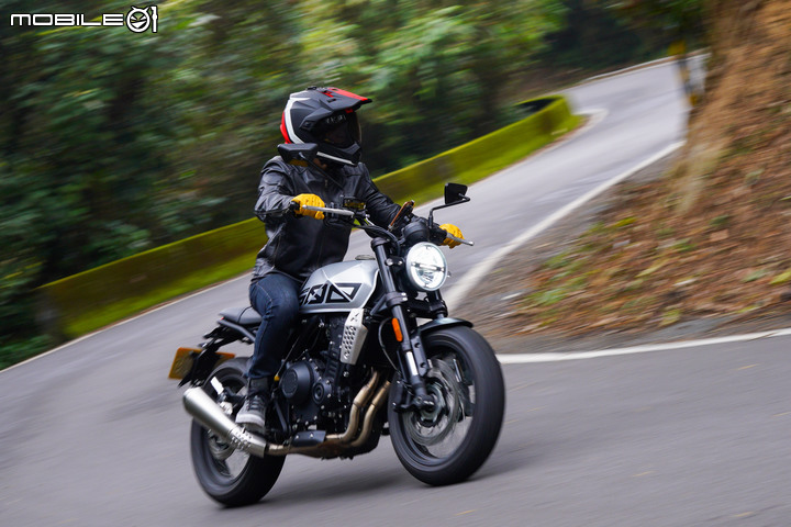 BRIXTON Crossfire 500X 試駕|復古"X"現代的完美契合