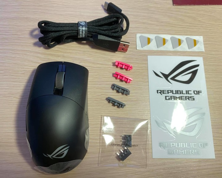 羽量級ASUS ROG Keris Wireless無線電競滑鼠圖多多開箱