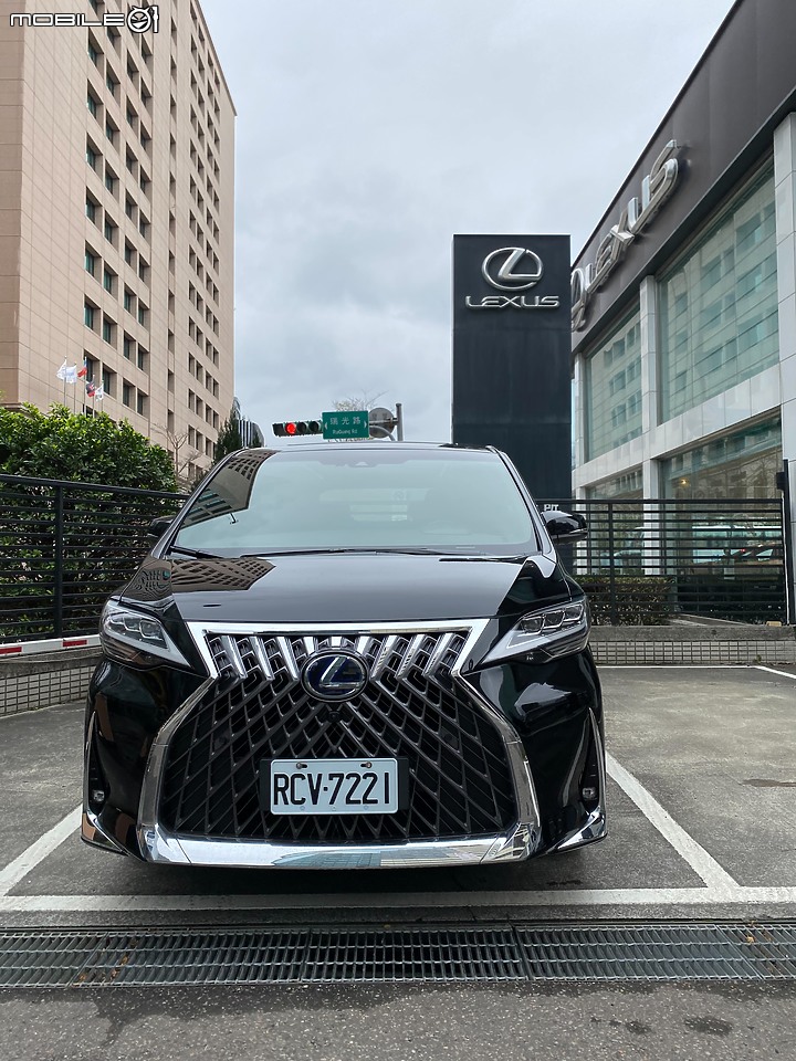LM七人座試駕初體驗 - 不只是大老闆愛的車 小孩也愛