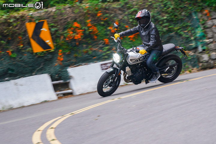 BRIXTON Crossfire 500X 試駕|復古"X"現代的完美契合