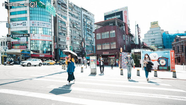 點我看大圖 廣角拍街拍? FE20mm F1.8G使用分享