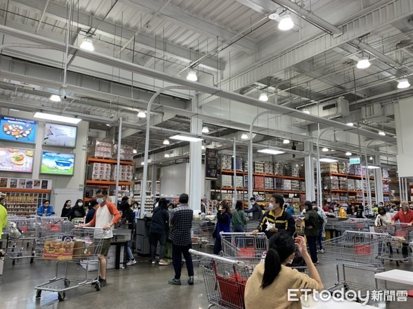 人妻好市多買西瓜切開傻眼！退貨狂抱怨「吐12字」千人酸爆：欠妳嗎