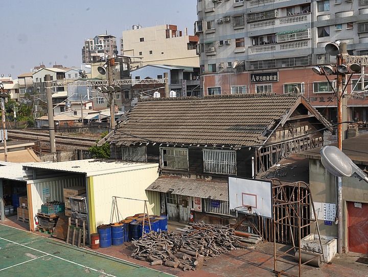 彰化市 彰化扇形車庫 — 全臺僅存,像極了巨人版的湯馬士小火車車庫