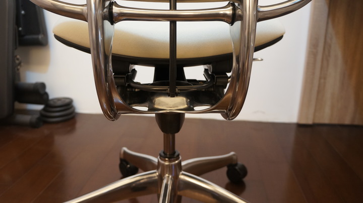 【Humanscale Freedom 人體工學椅開箱】不一樣的思路，簡單卻不簡單
