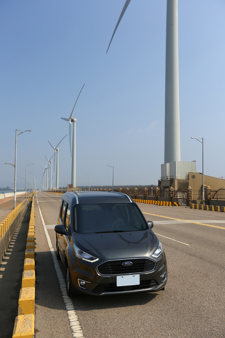 開箱Tourneo Connect旅玩家,交車就要趴趴走!