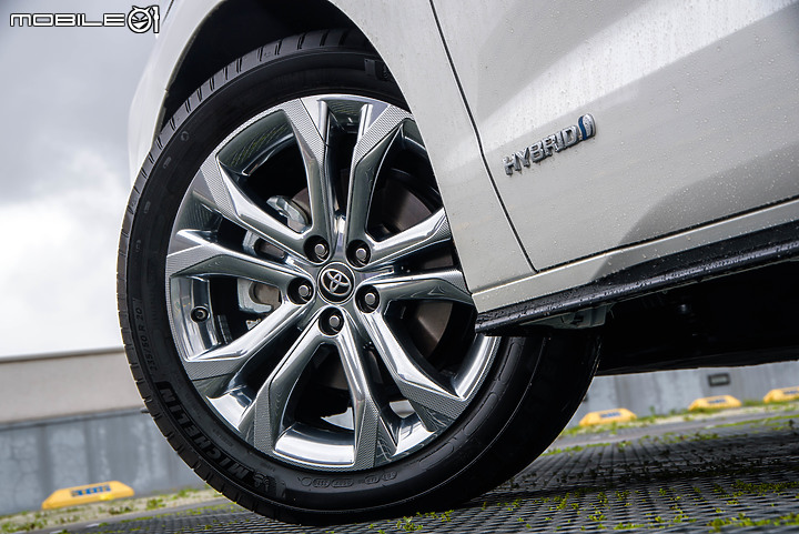 Toyota大改款Sienna鉑金版試駕|動感、舒適、智慧集於一身的超強MPV!