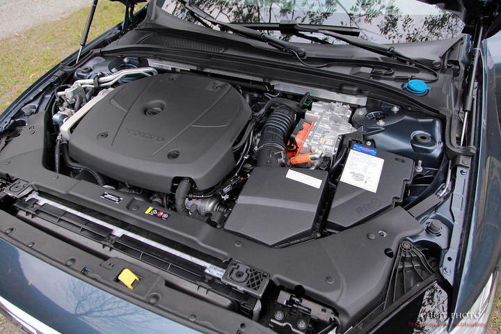 (chujy) Volvo V60 T8 Recharge Inscription 露營。海岸。美景之旅