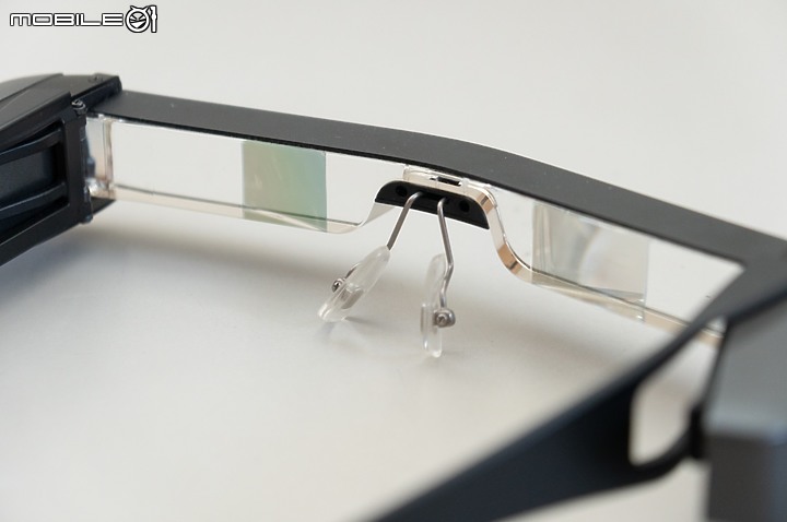 點我看大圖 戴上它、私密空間唯我獨有!Epson MOVERIO BT-40穿戴式智慧眼鏡簡單開箱!