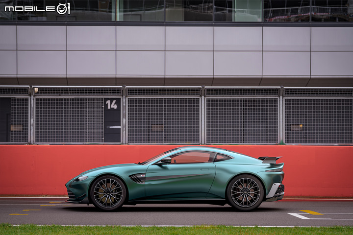 【海外新訊】Aston Martin推出Vantage F1 Edition車型，性能比肩F1安全車！