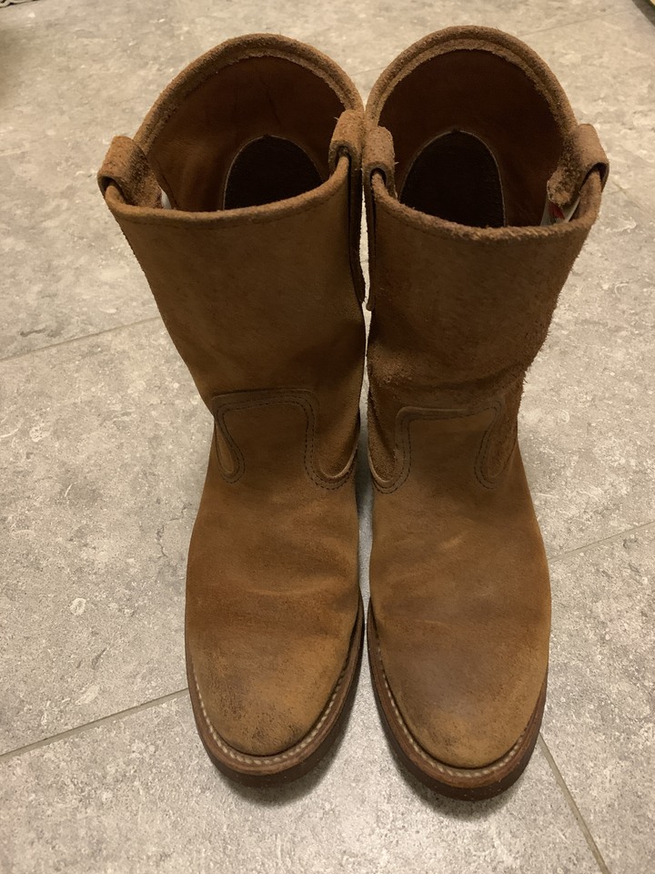 買了雙Red Wing 麂皮鞋蠻喜歡的