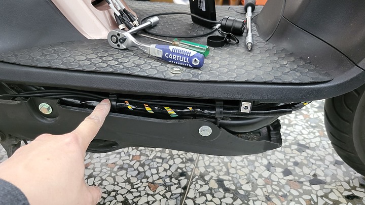 開箱~ 飛樂 M96 主機防撥水 + GPS 前後行車紀錄器