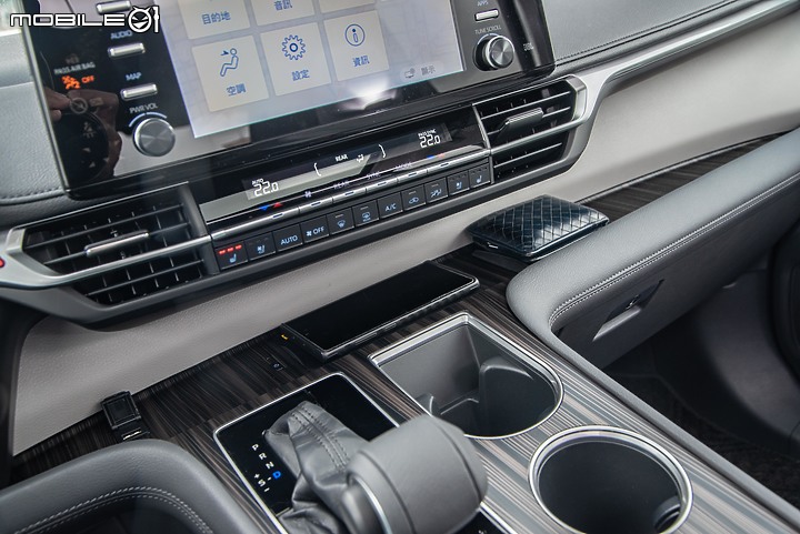 Toyota大改款Sienna鉑金版試駕|動感、舒適、智慧集於一身的超強MPV!