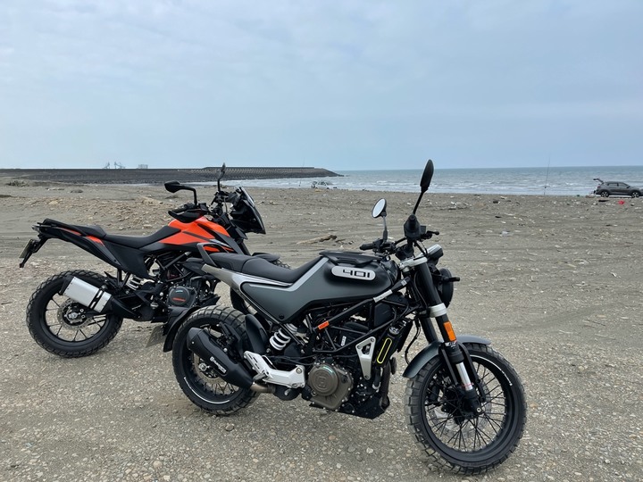 Husqvarna Svartpilen 401(黑箭401)水牛坑開箱小試