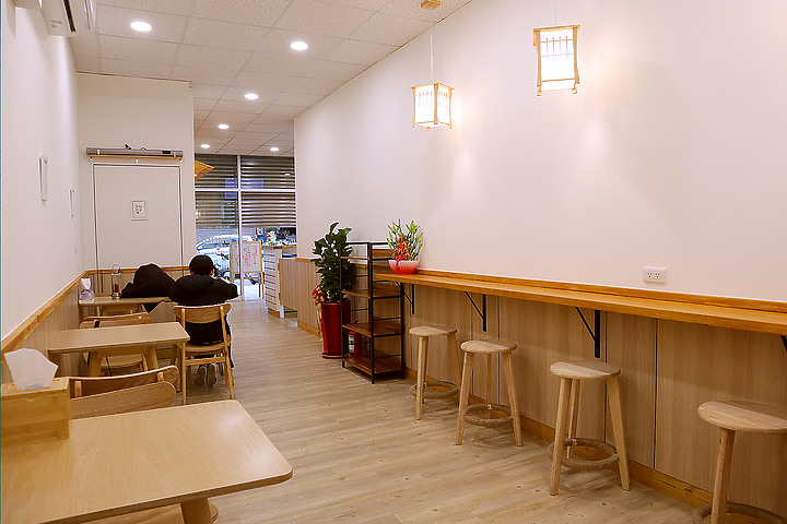 點我看大圖 新竹竹北|燒胖肉蛋吐司-竹北店|大塊男子漢腿排.再佐點韓式泡菜!