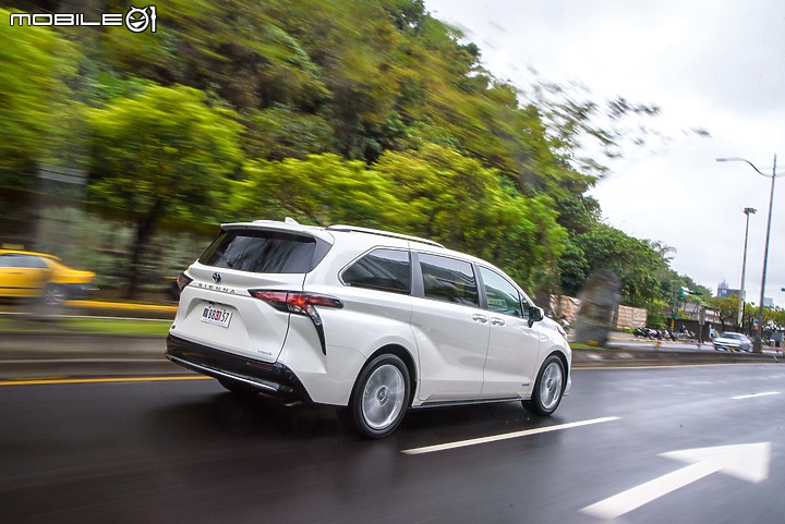 Toyota大改款Sienna鉑金版試駕|動感、舒適、智慧集於一身的超強MPV!