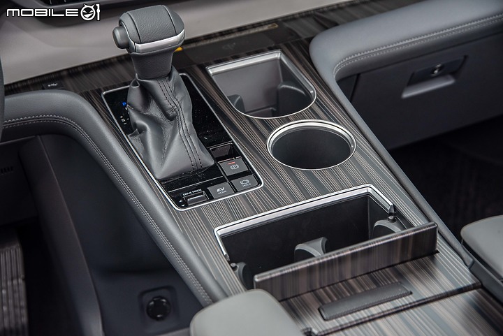 Toyota大改款Sienna鉑金版試駕|動感、舒適、智慧集於一身的超強MPV!