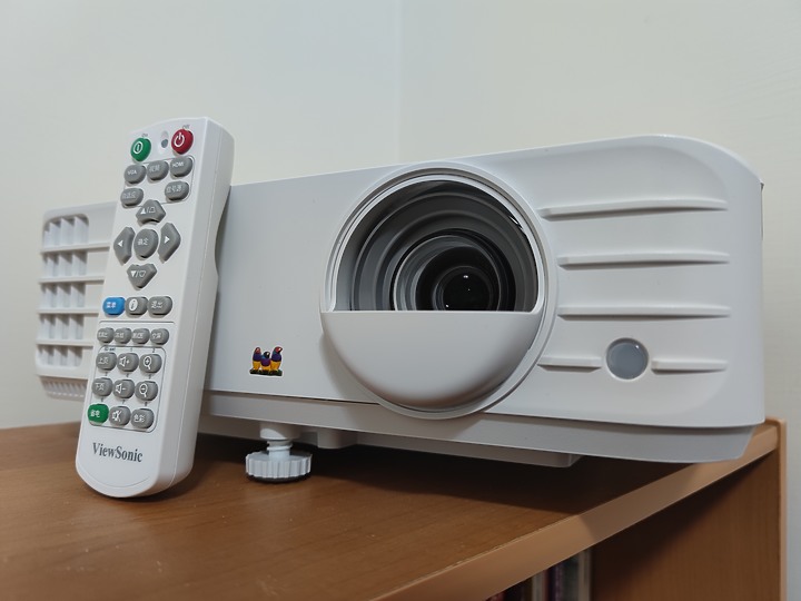 ViewSonic優派 px701-4k 投影機 不專業分享~